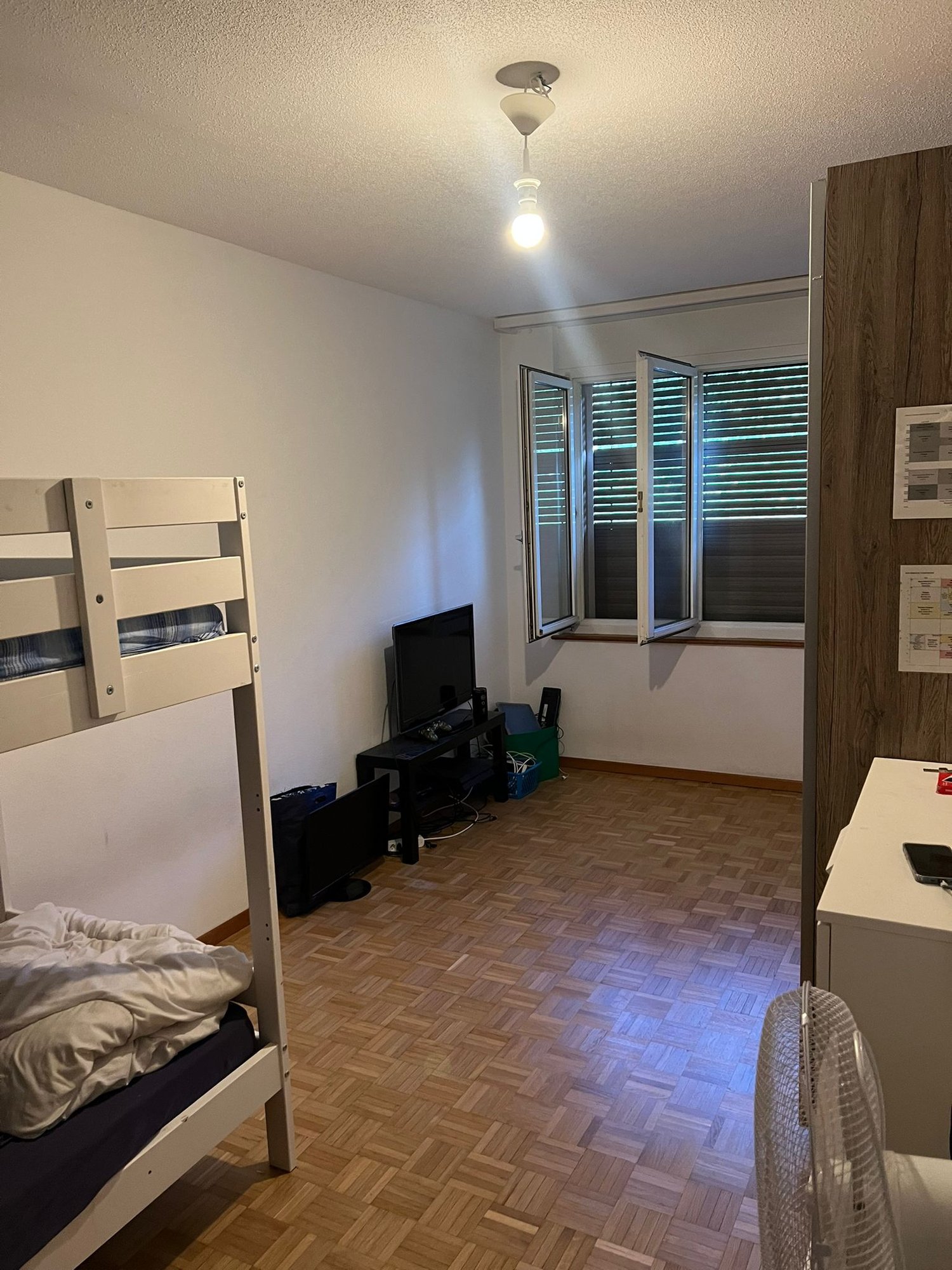 5 rooms apartment