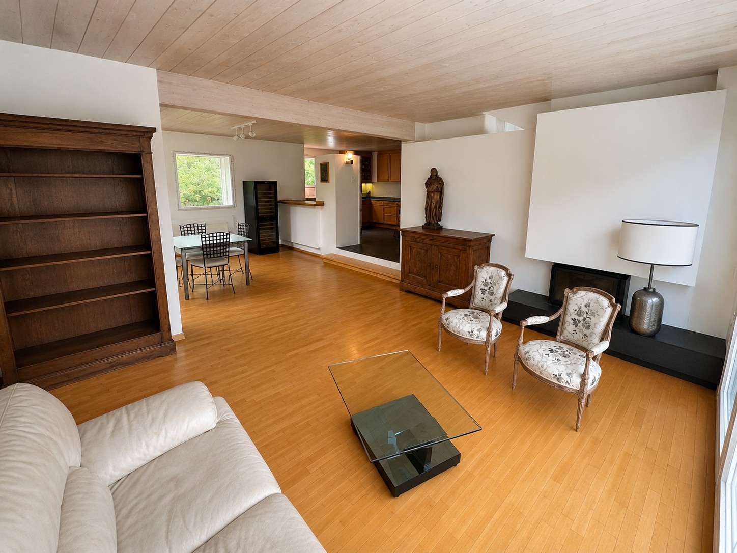 8 rooms single house, photo 1 of 10