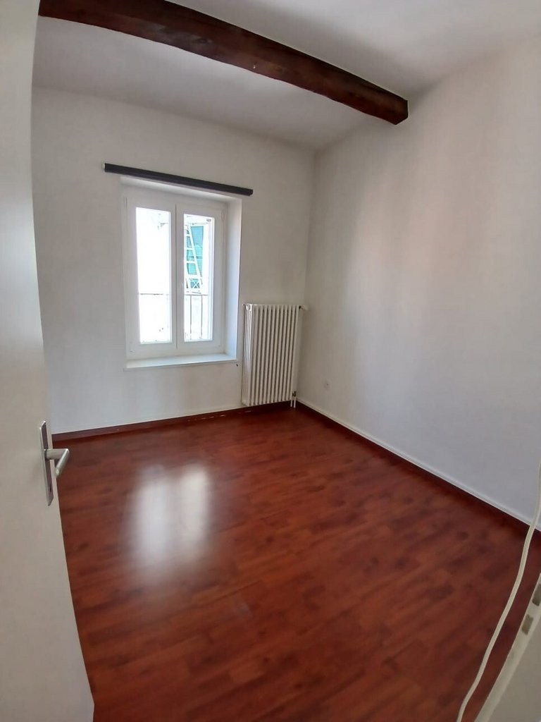 5 rooms apartment