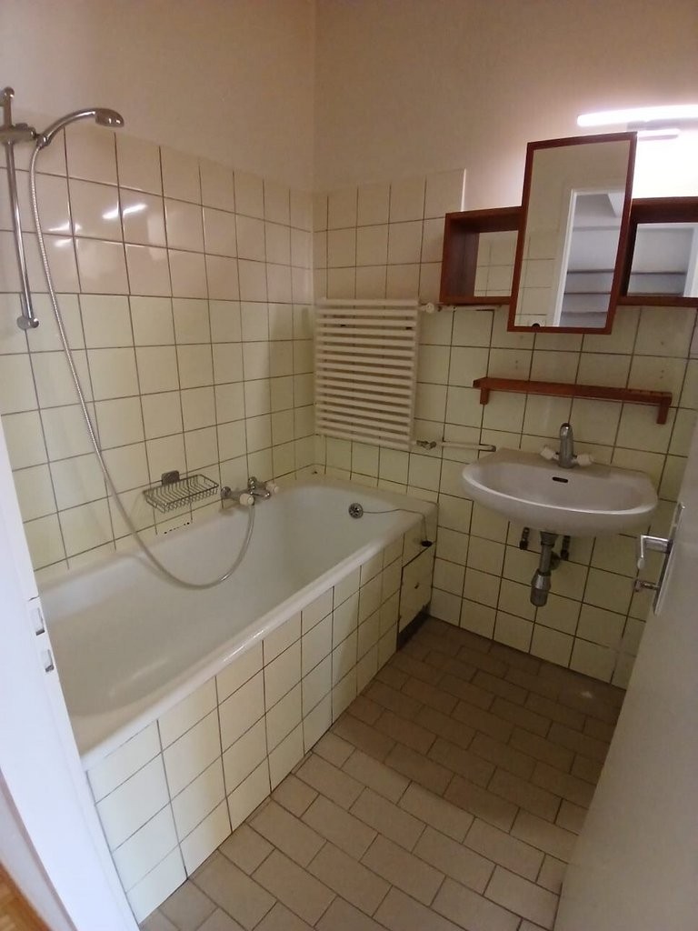 5 rooms apartment