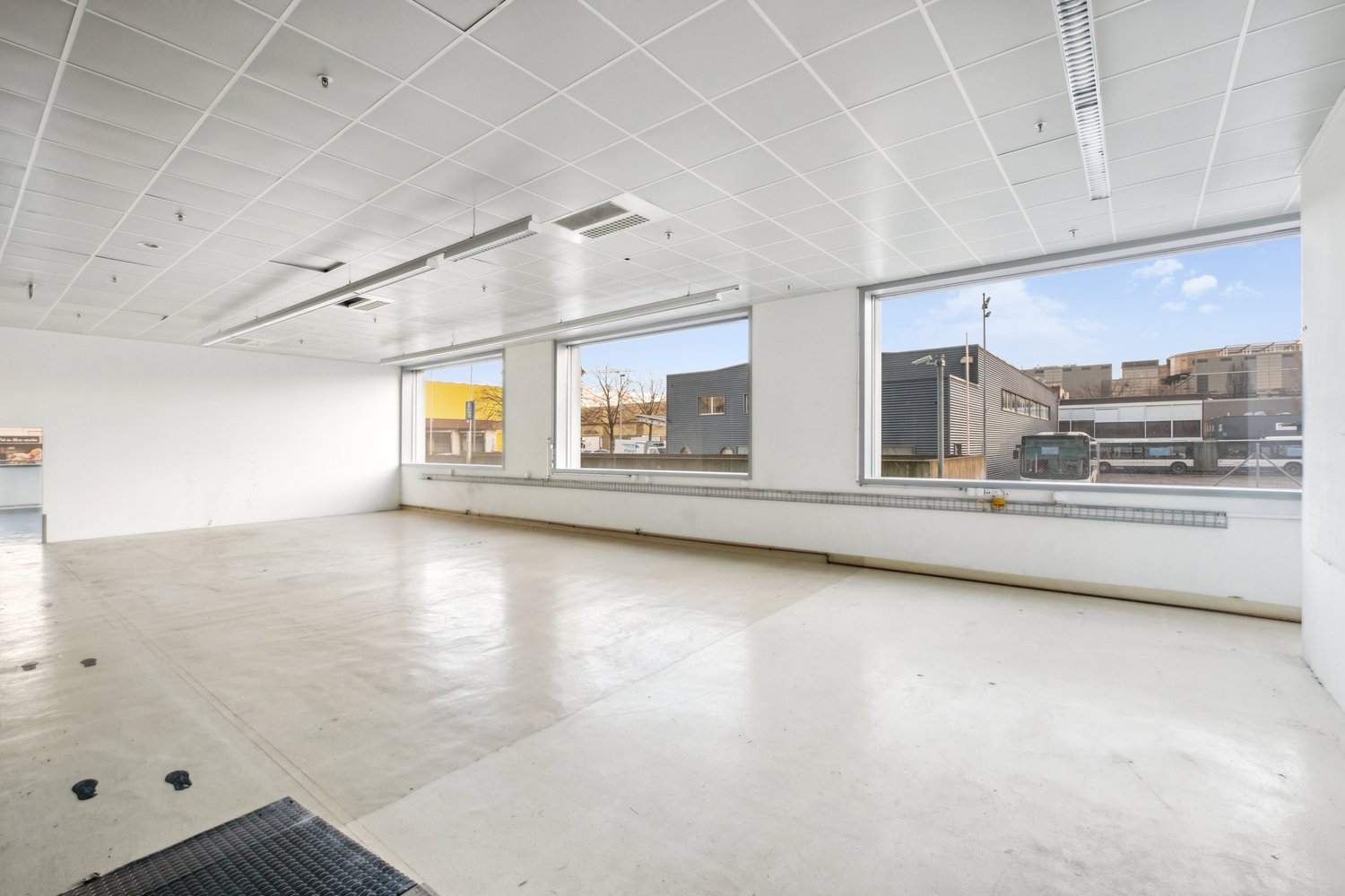 386m² industrial object, photo 4 of 10