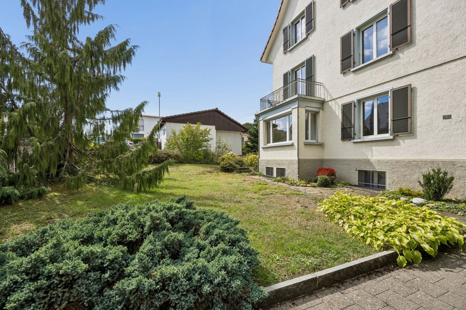 10 ½ rooms multi family house, photo 1 of 10