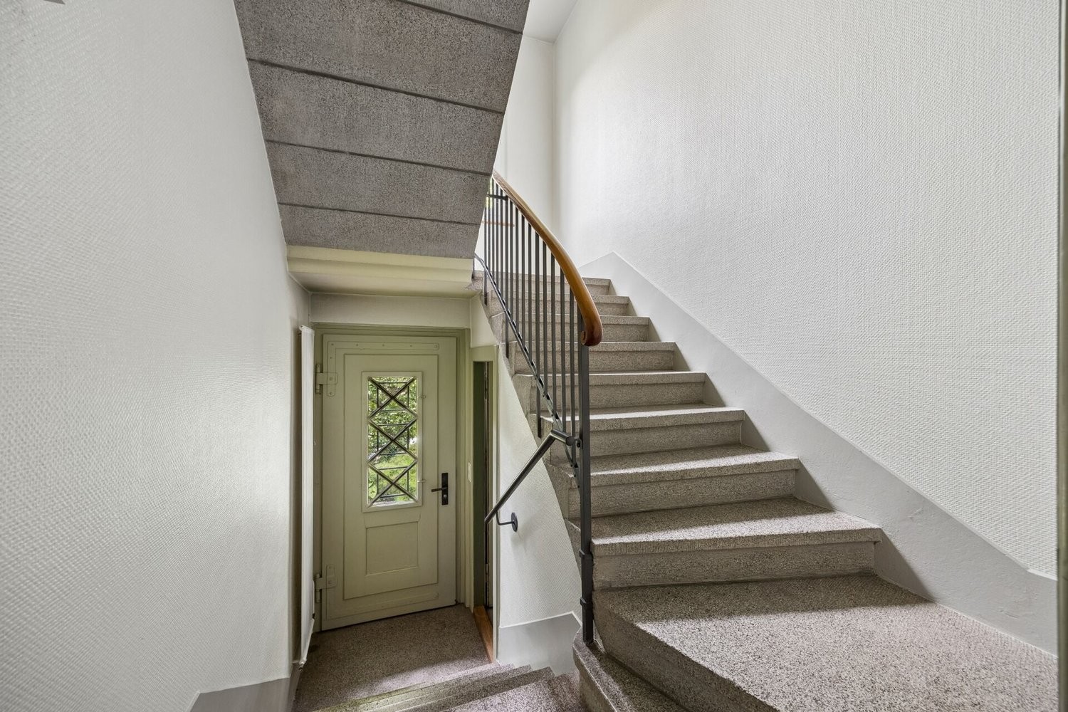 10 ½ rooms multi family house, photo 3 of 10