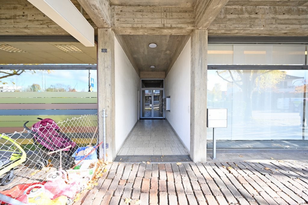 100m² office
