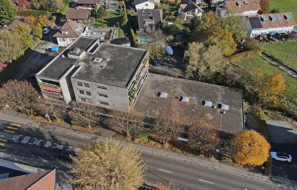 100m² office