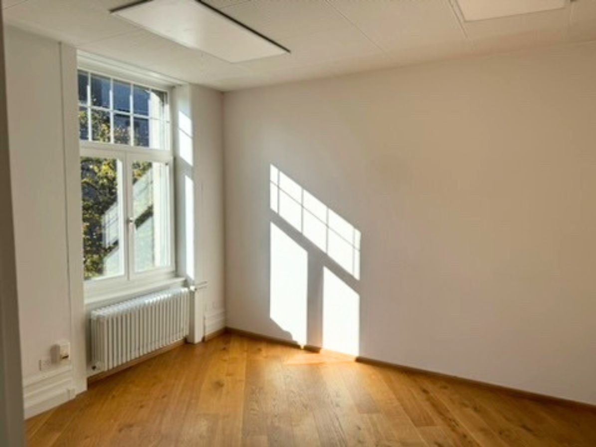 Office, photo 1 of 10
