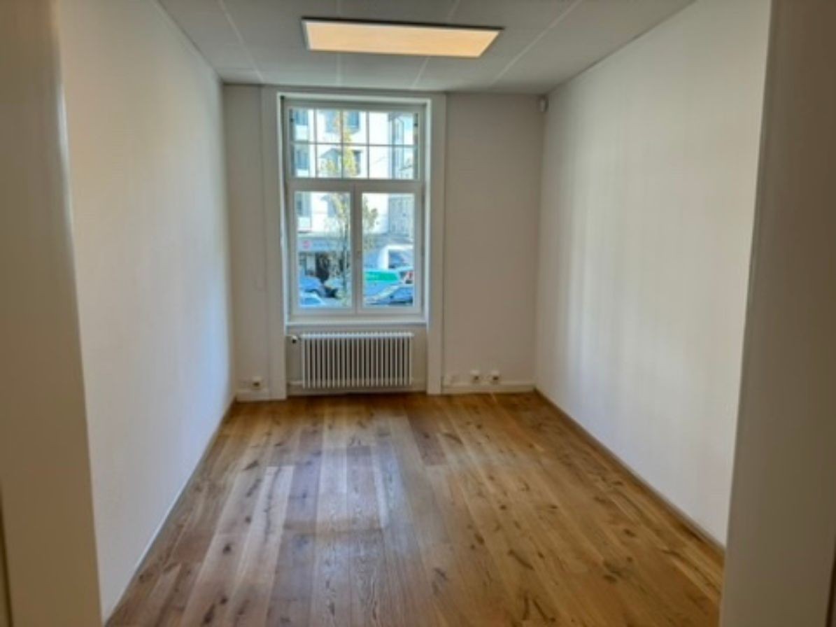Office, photo 7 of 10