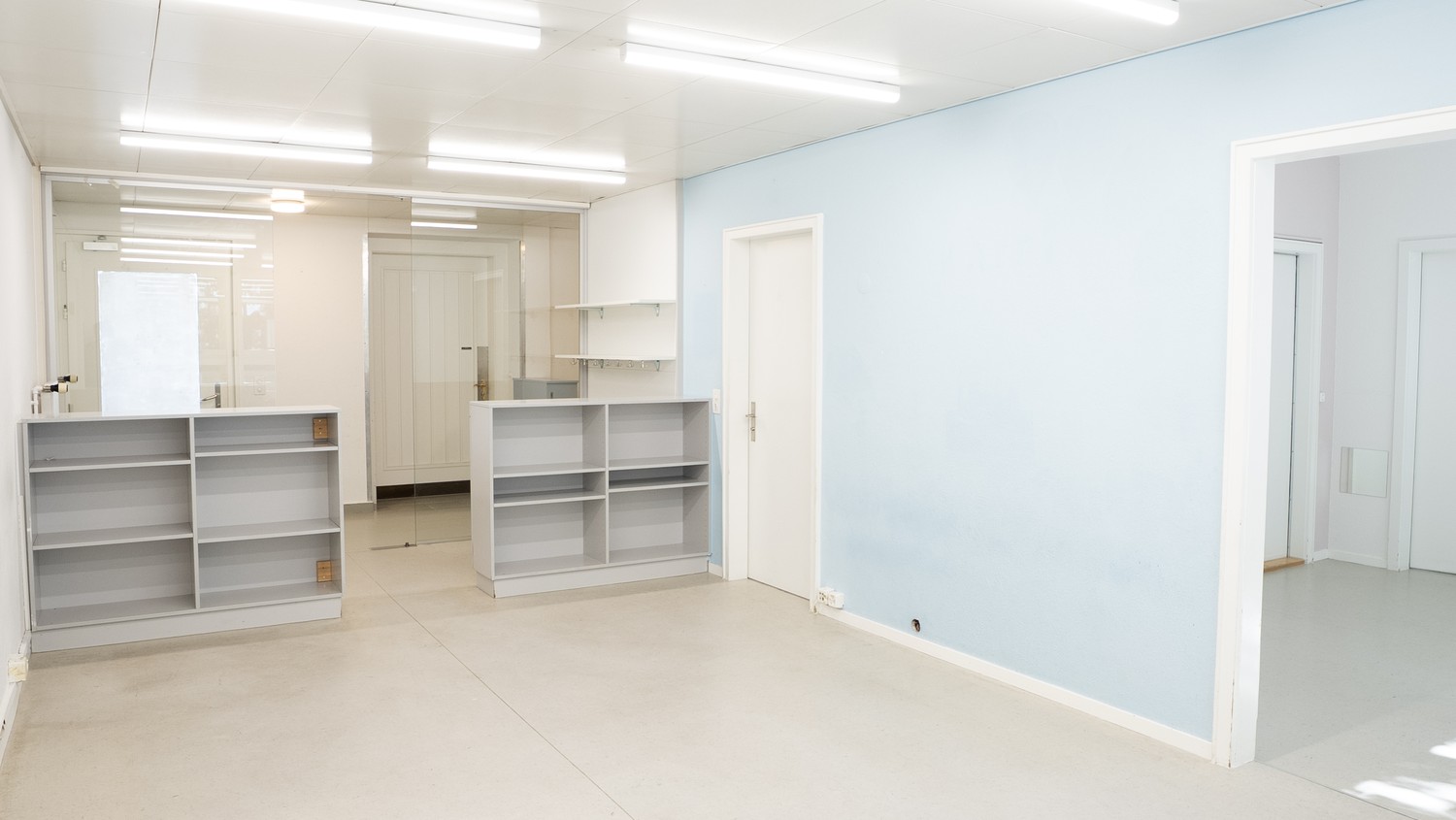 230m² office