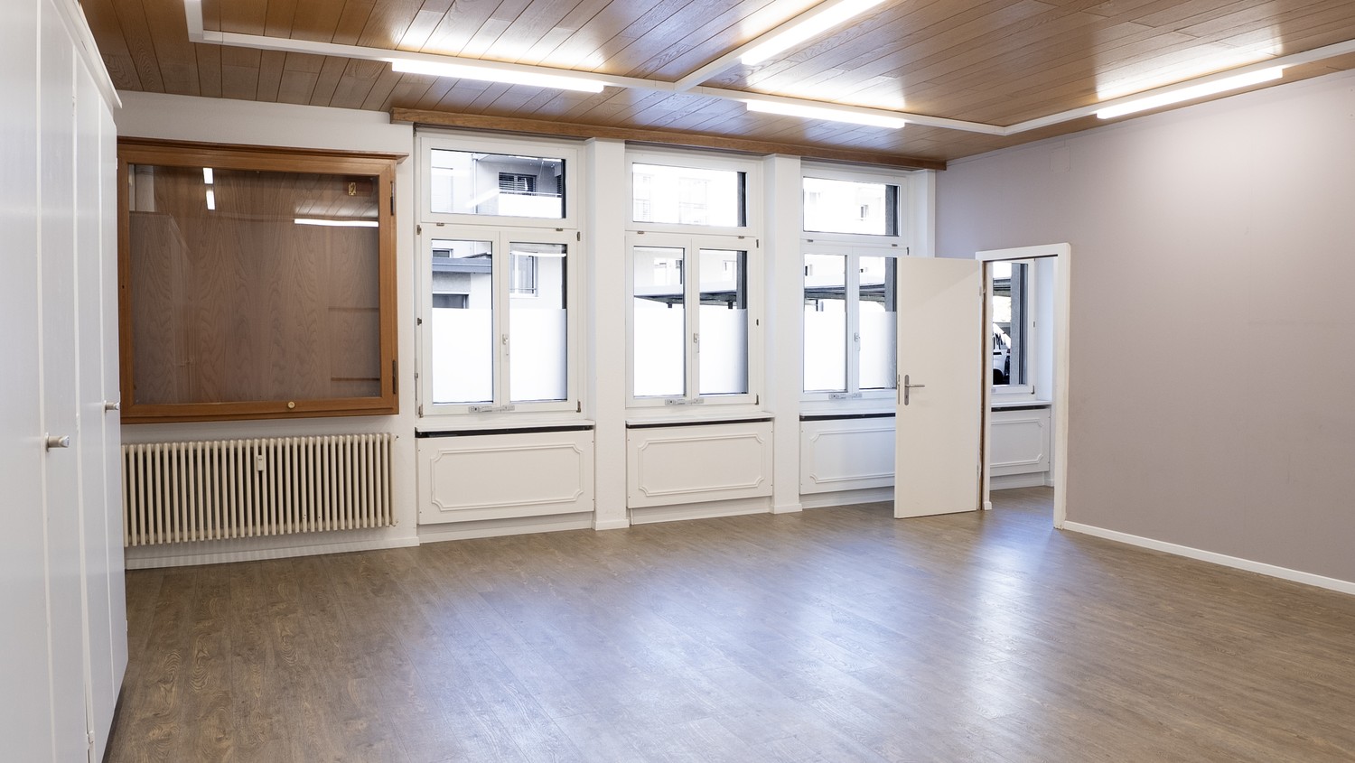 230m² office