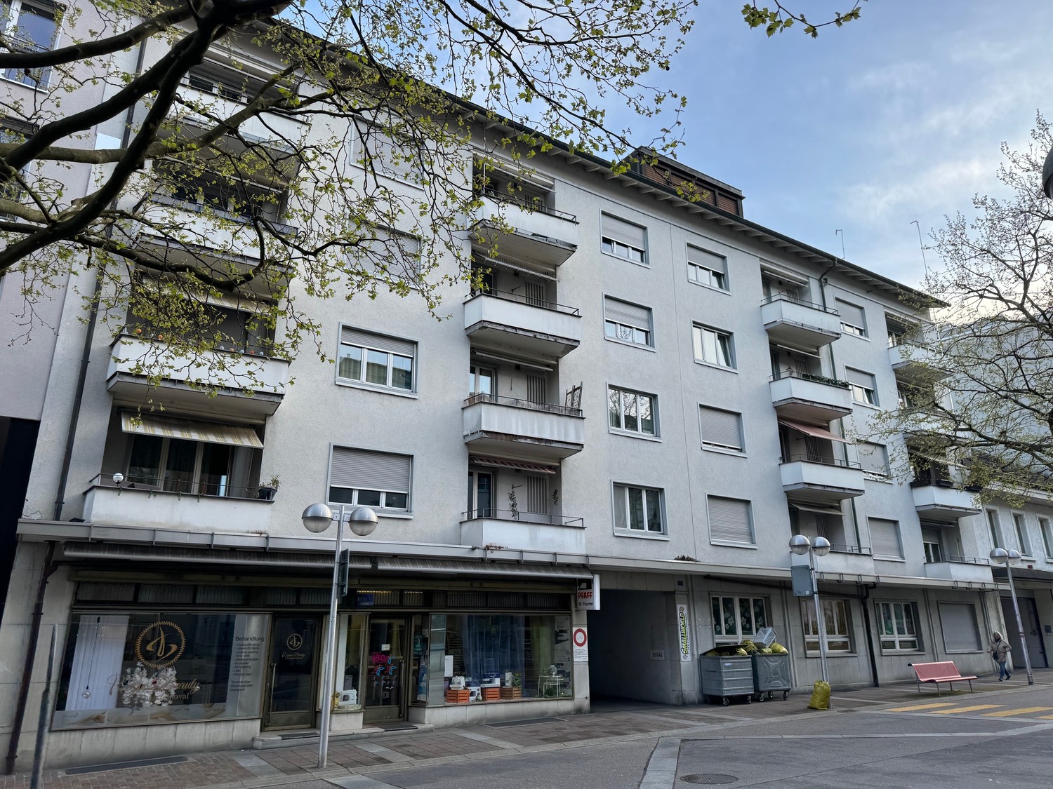 230m² office