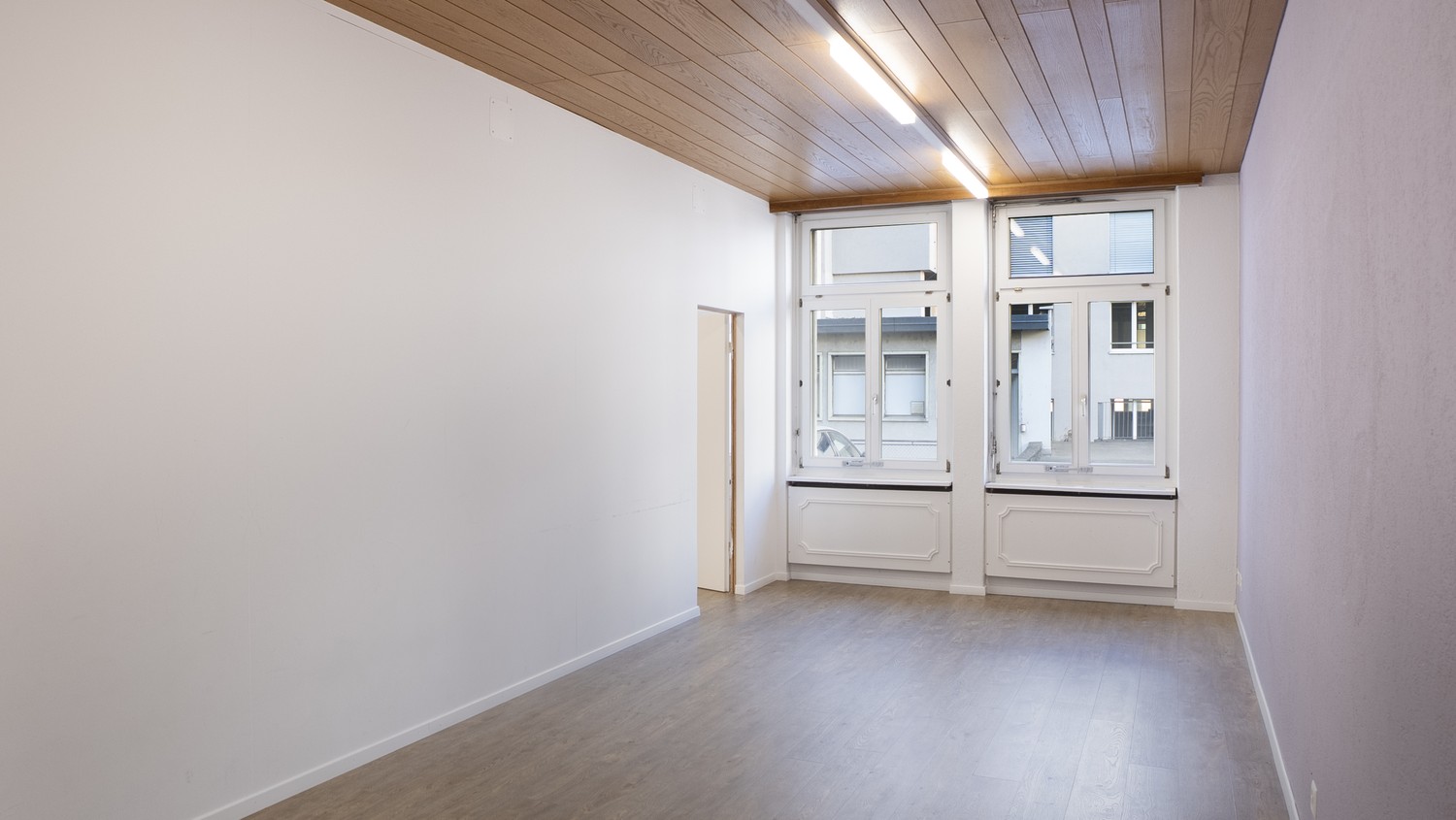 230m² office