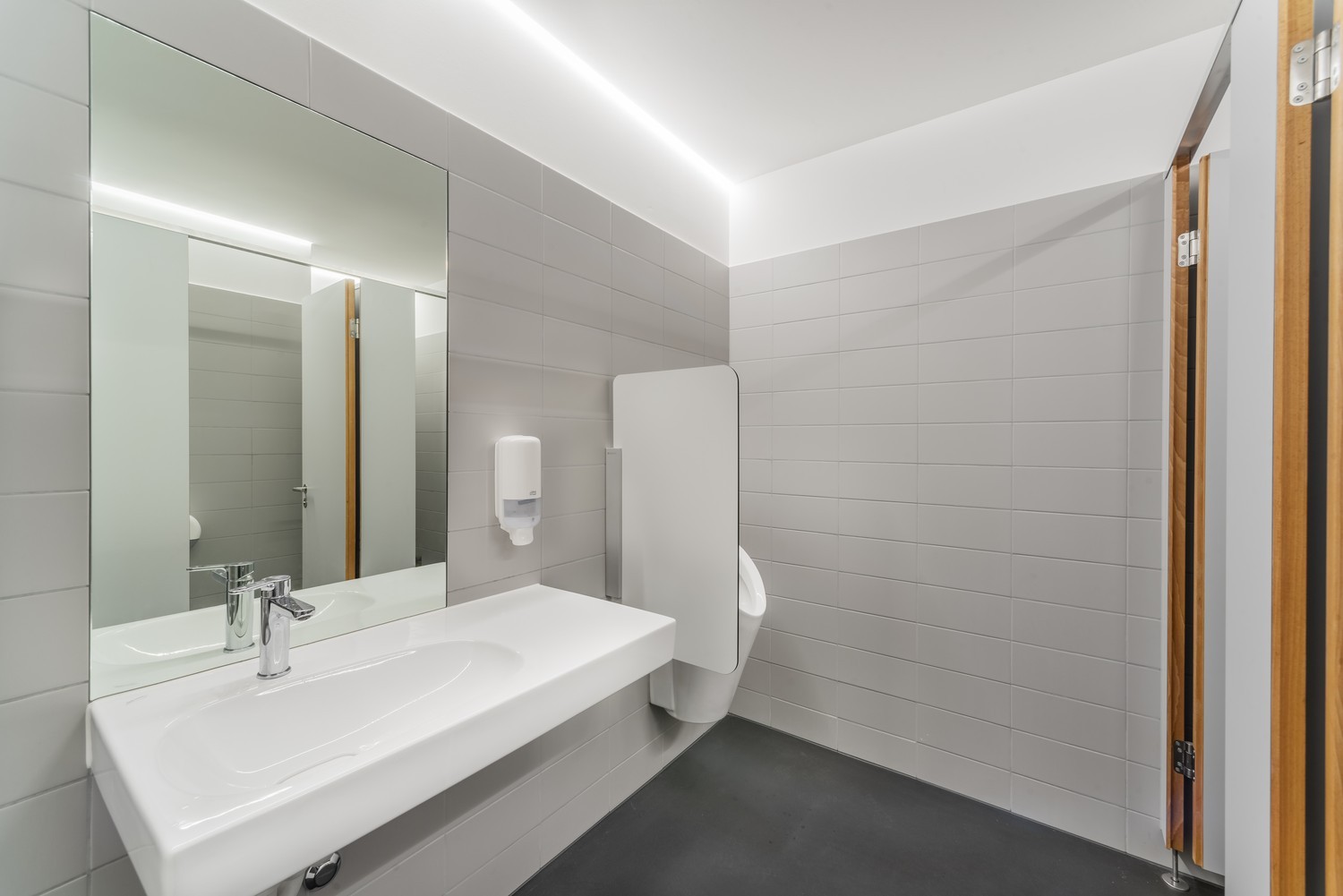 798m² office, photo 6 of 9