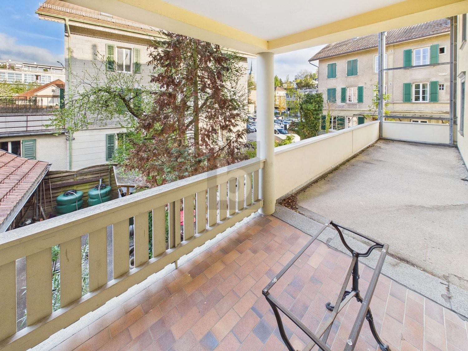 170m² office
