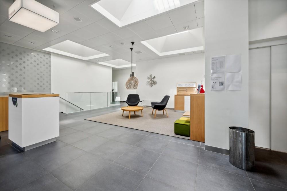 430m² office