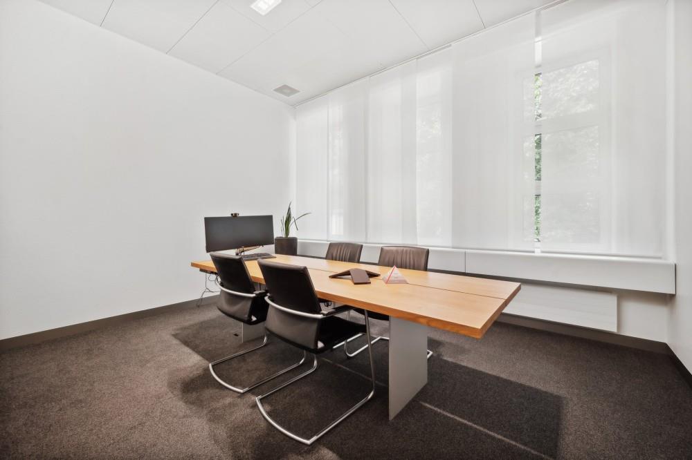 430m² office