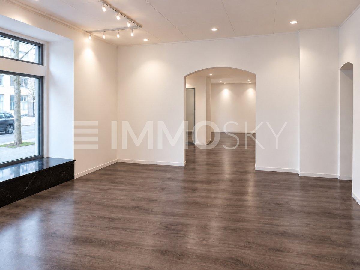 100m² shop, photo 1 of 5