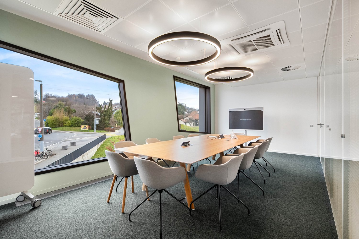 1000m² office