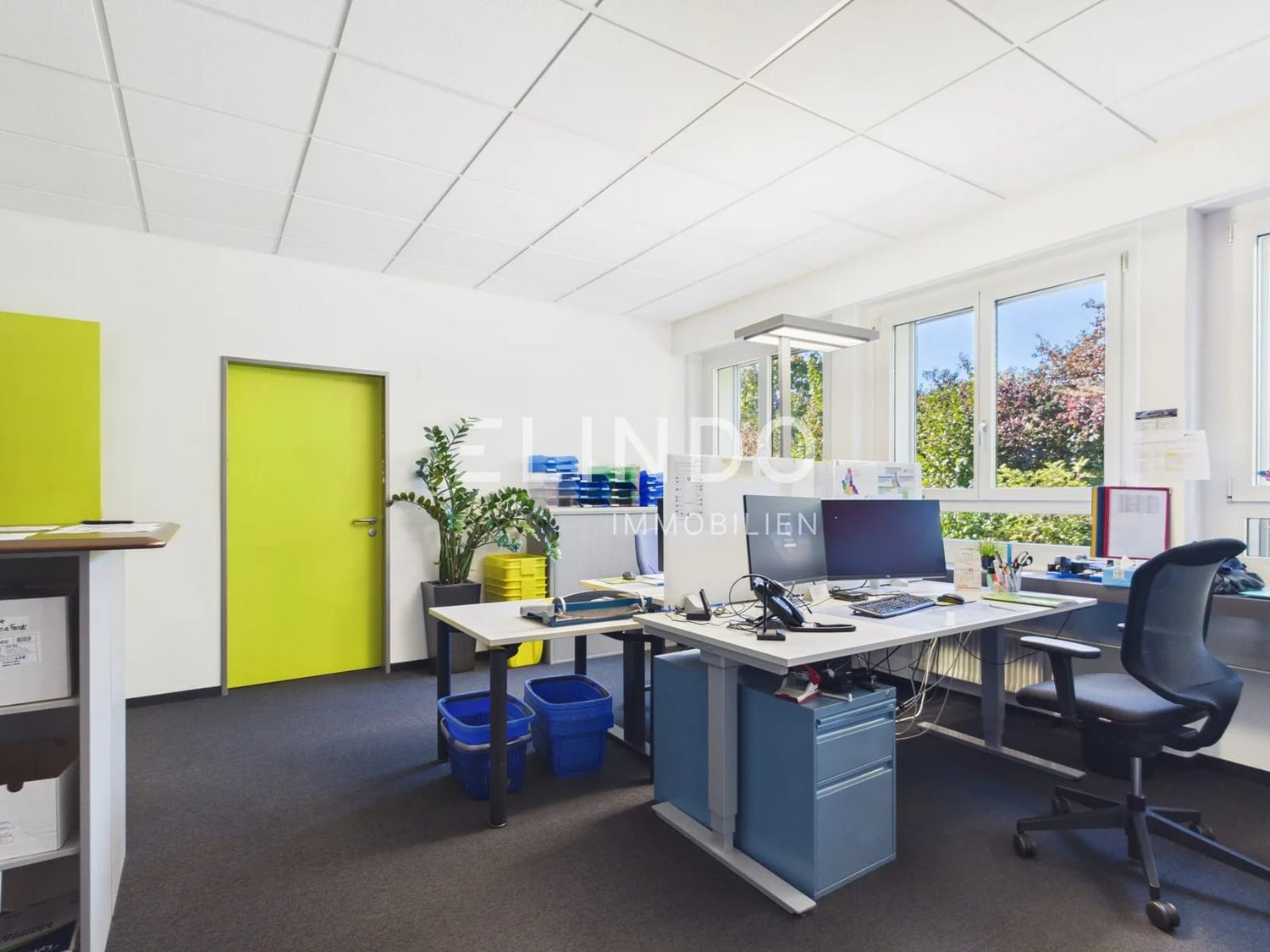 400m² office