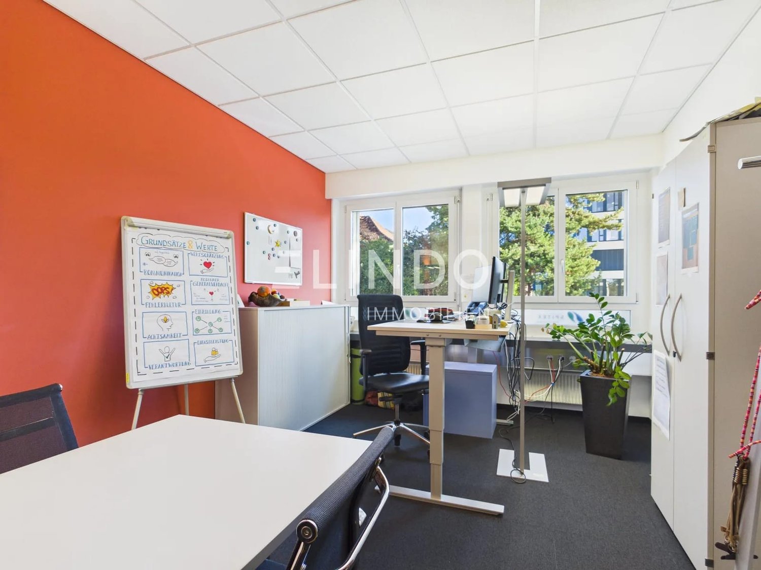 400m² office