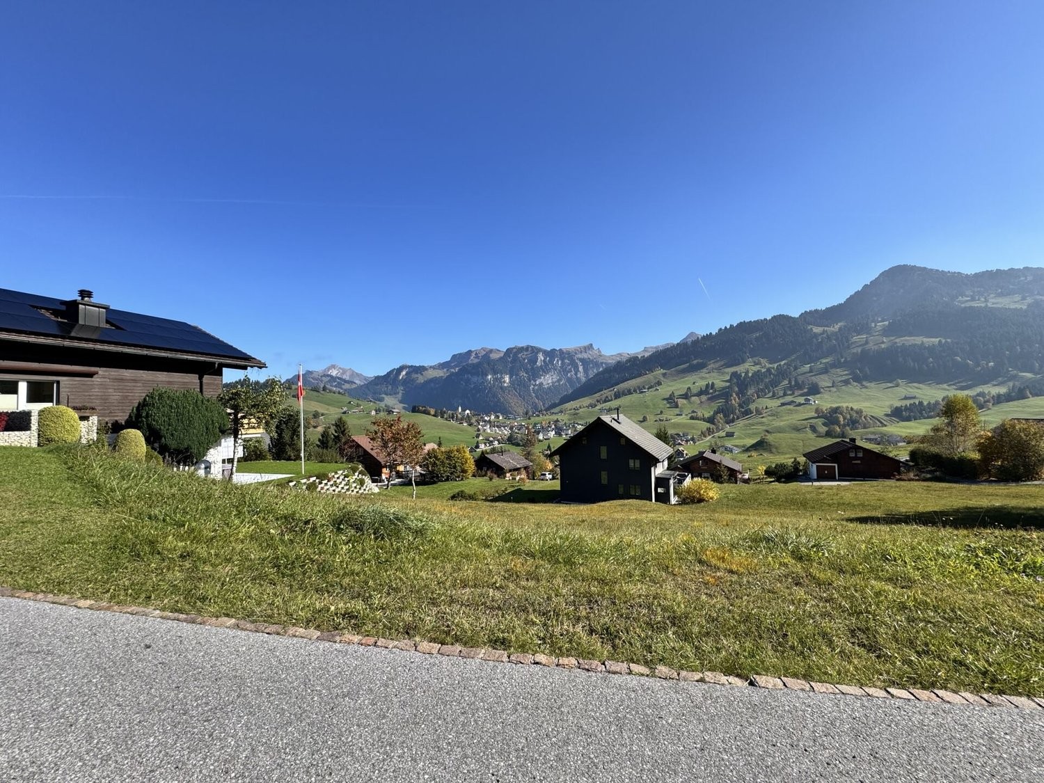 643m² building land, photo 1 of 2