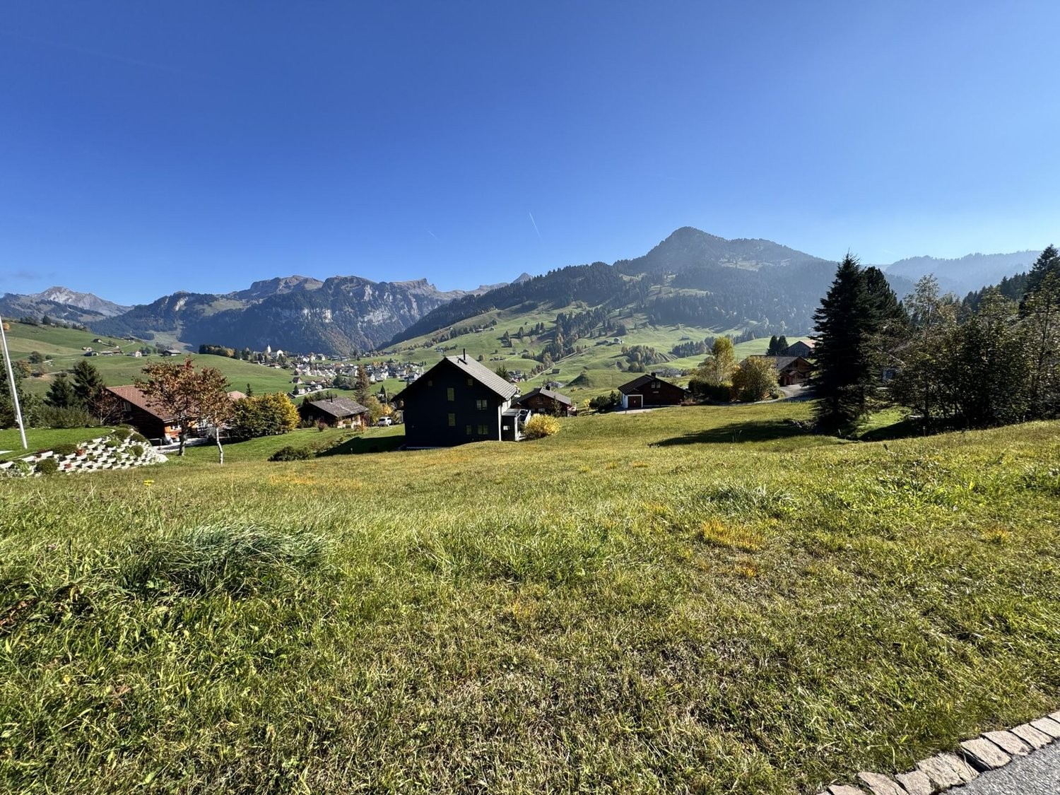 643m² building land, photo 2 of 2