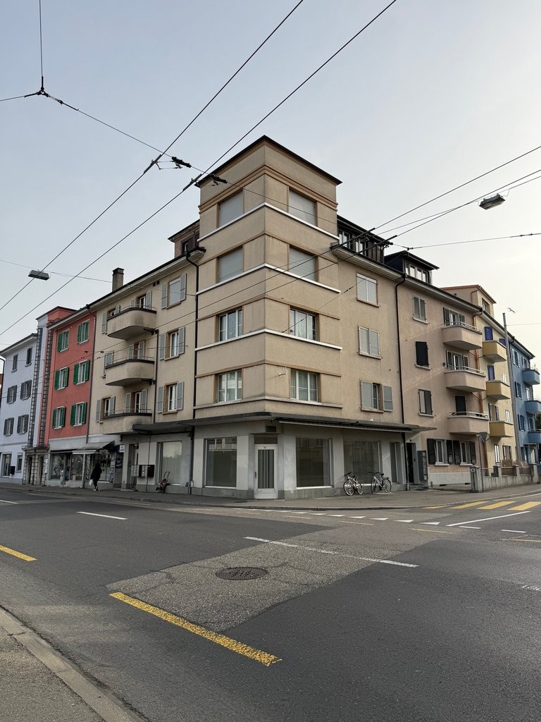negozio di 87m²