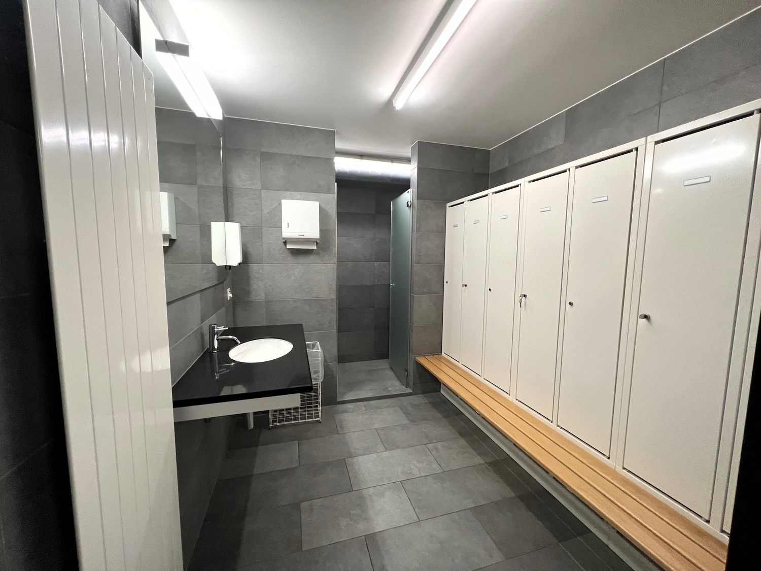 198m² office
