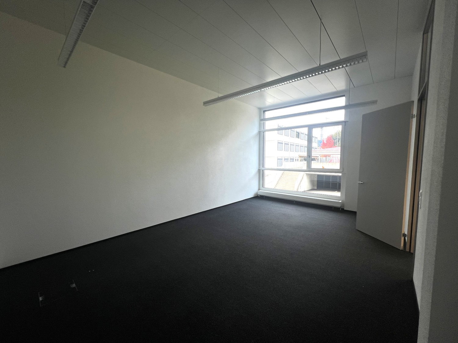 198m² office