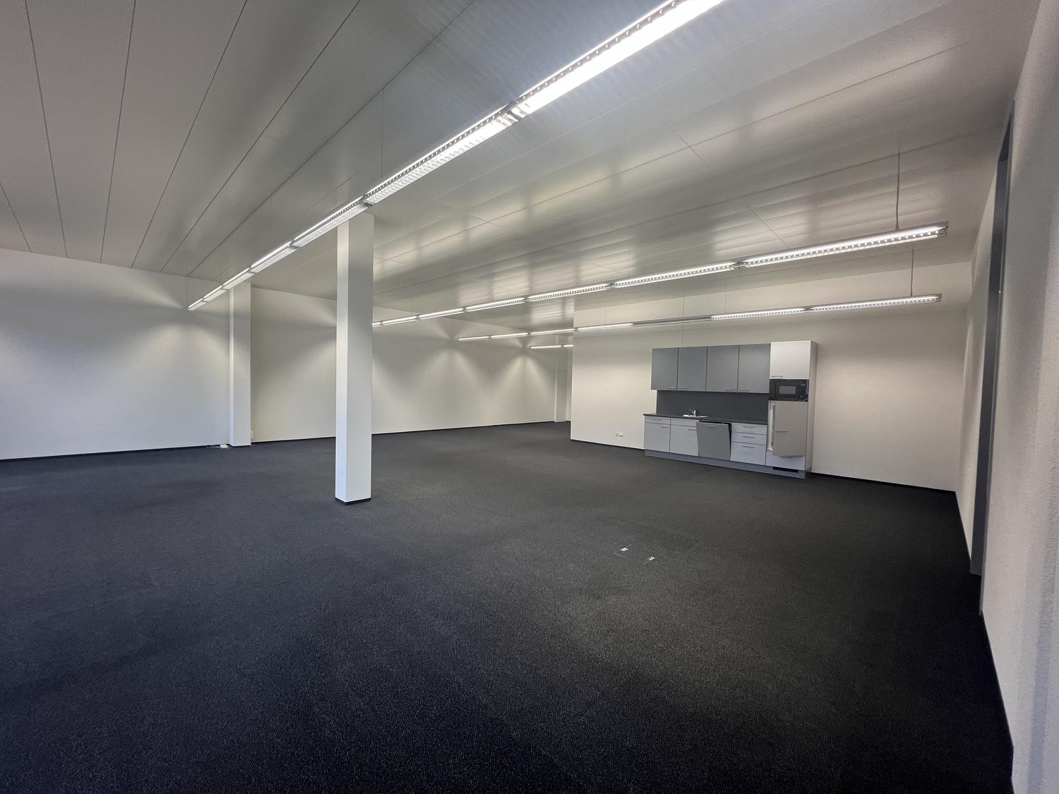 198m² office
