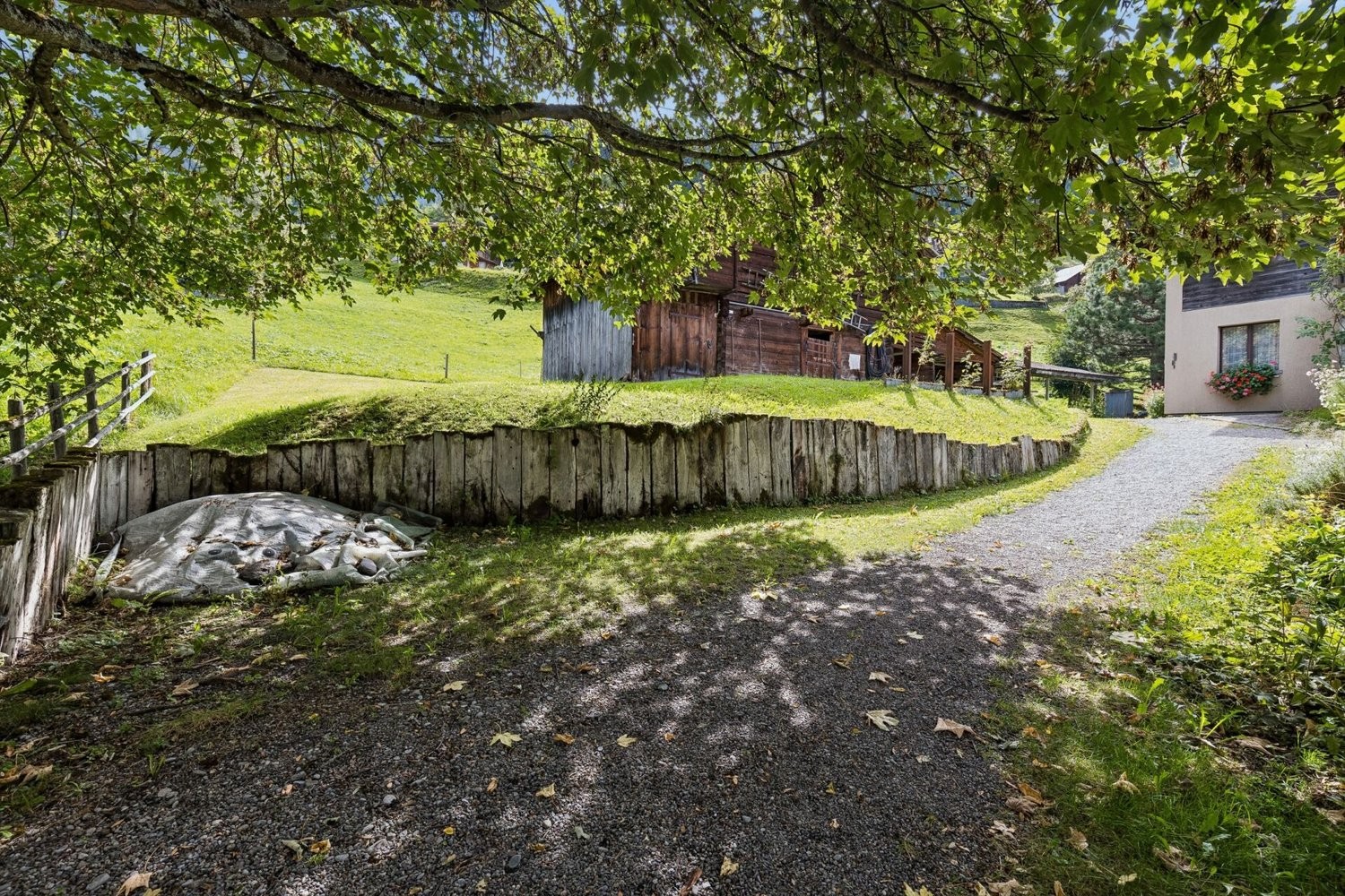 910m² de terrain à bâtir