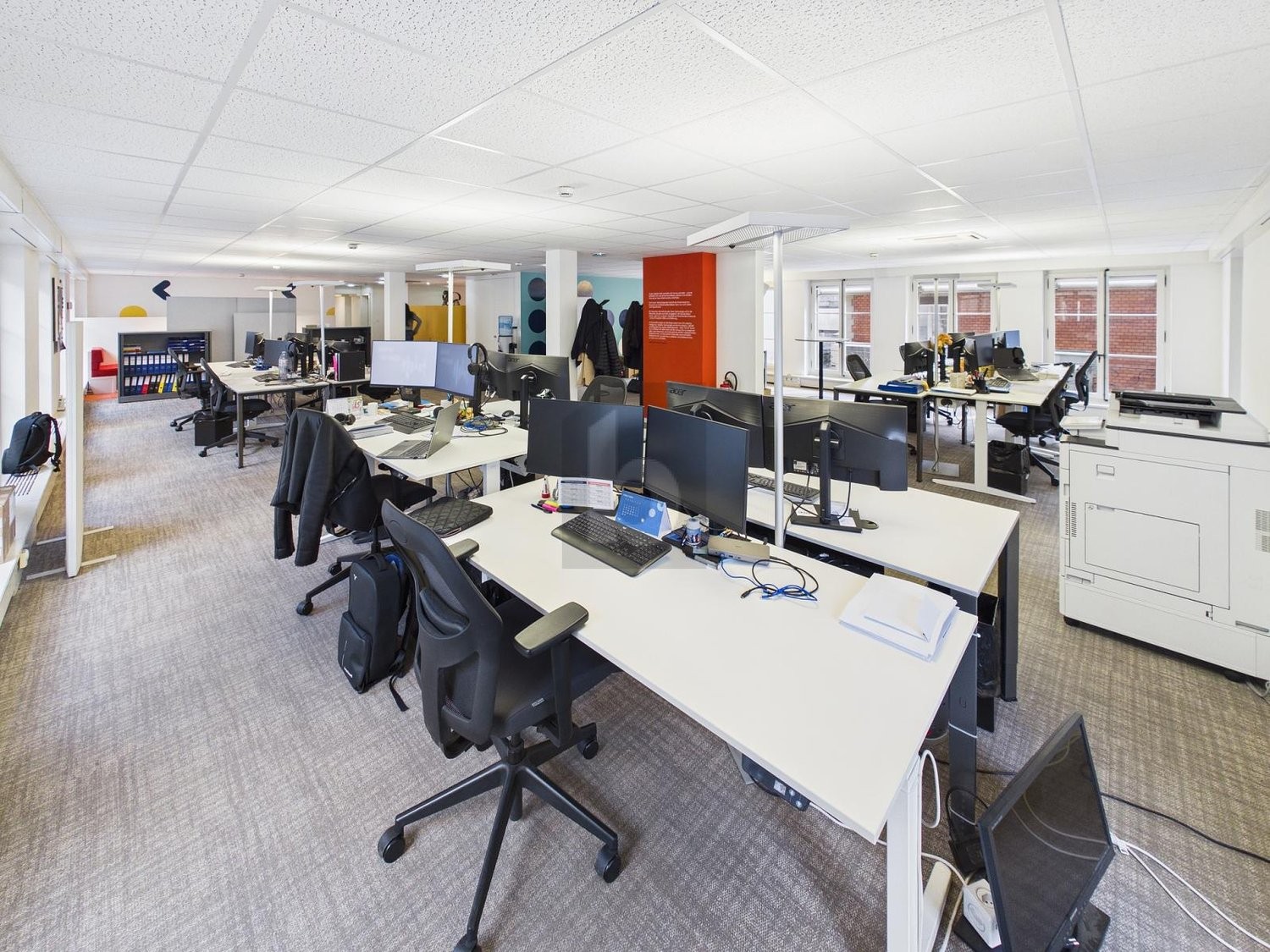 245m² office, photo 2 of 4