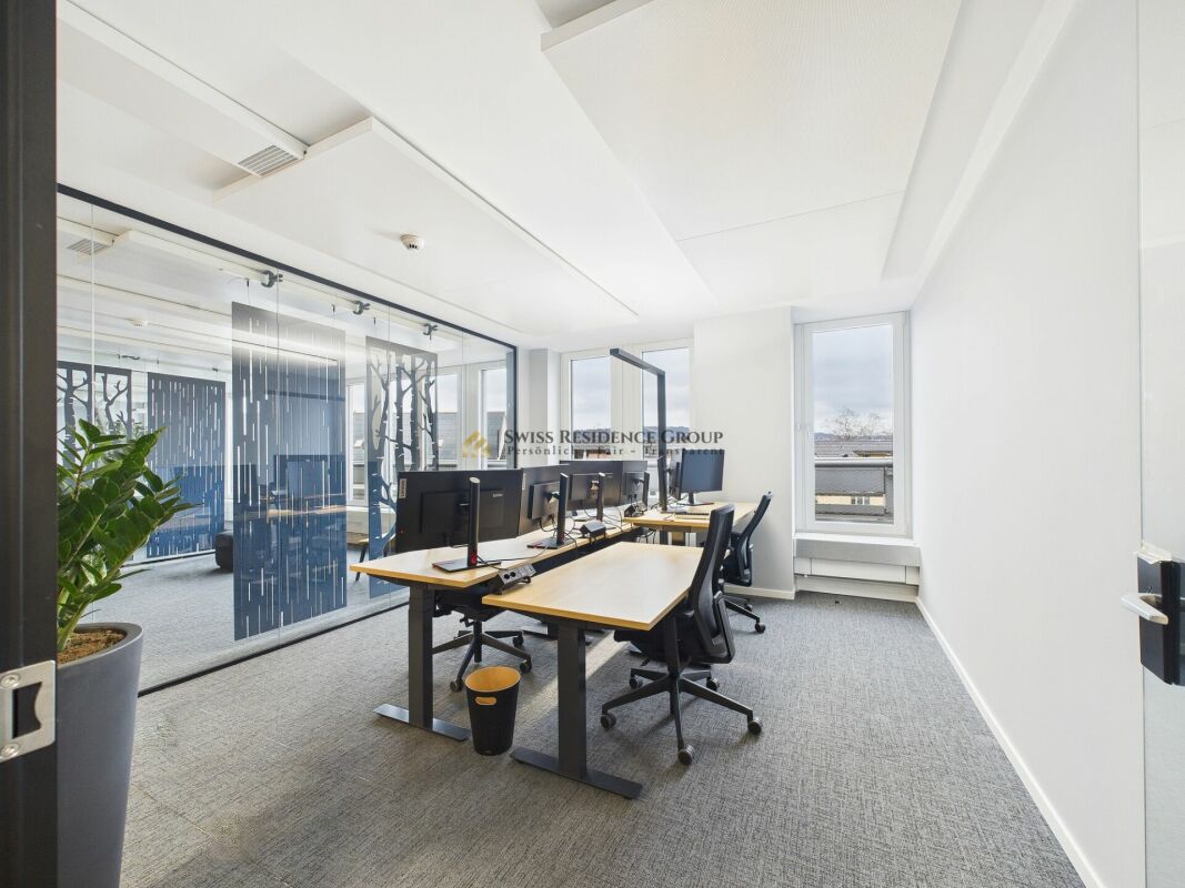 Office, photo 3 of 10