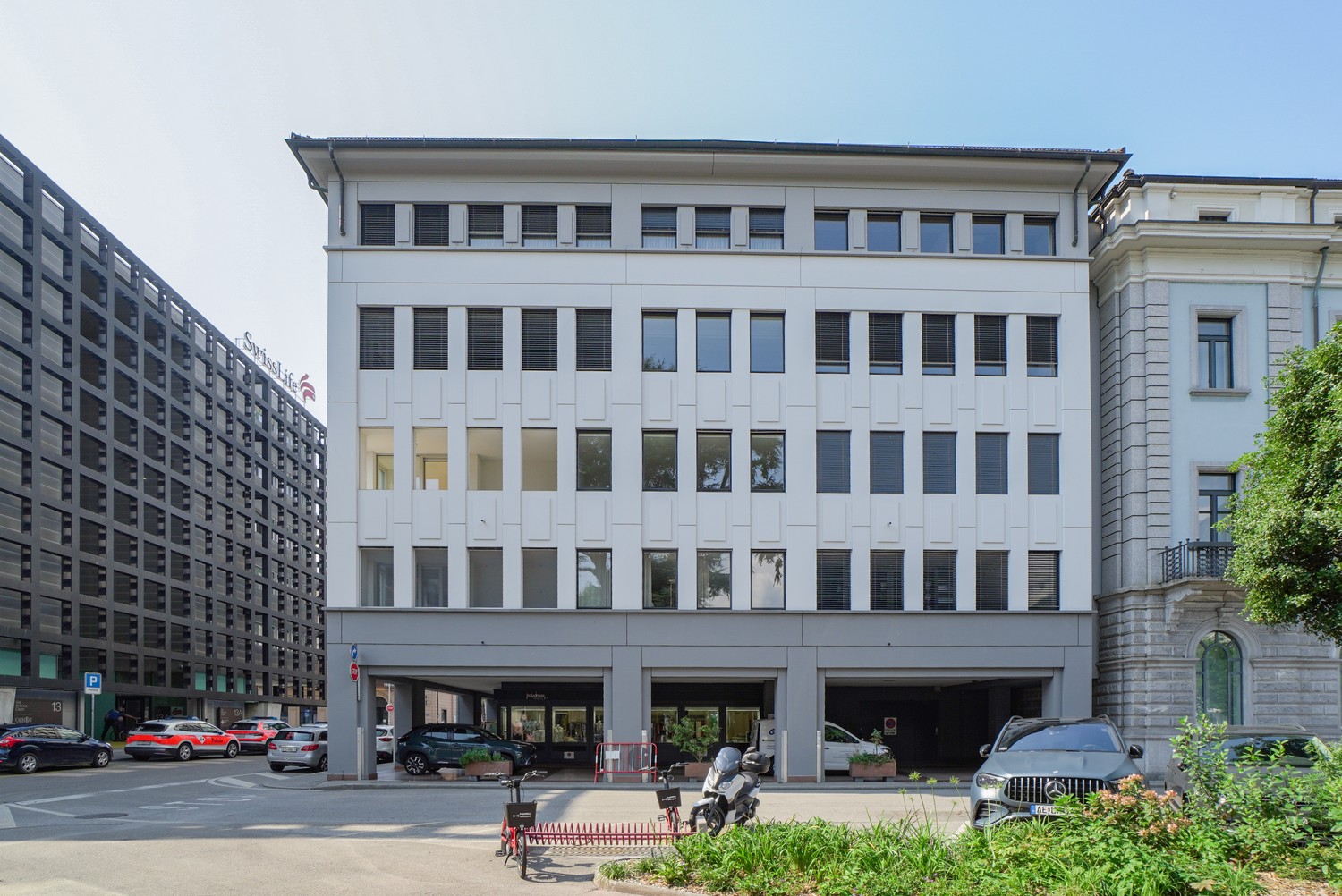 250m² office