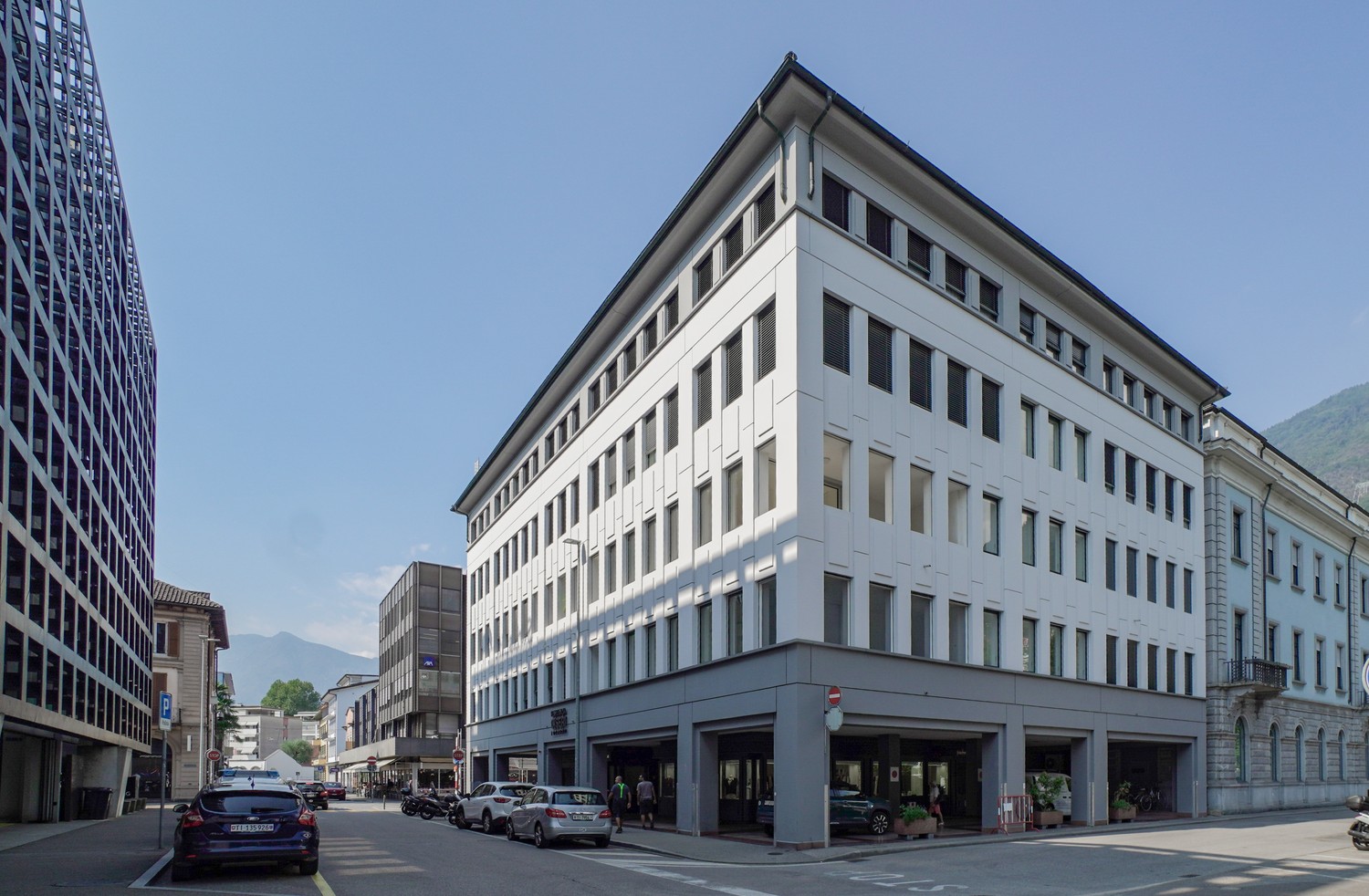 250m² office