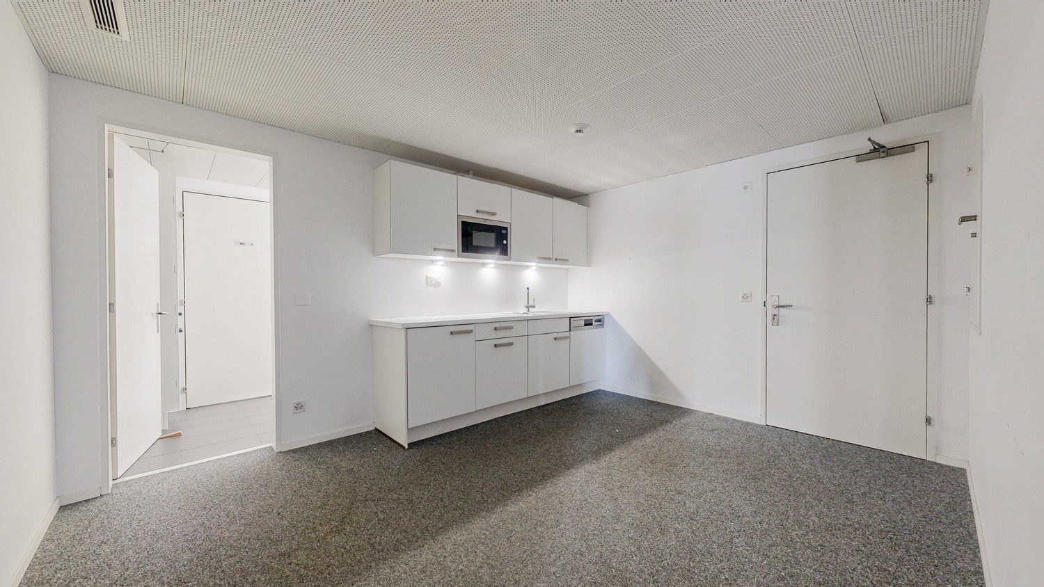 250m² office