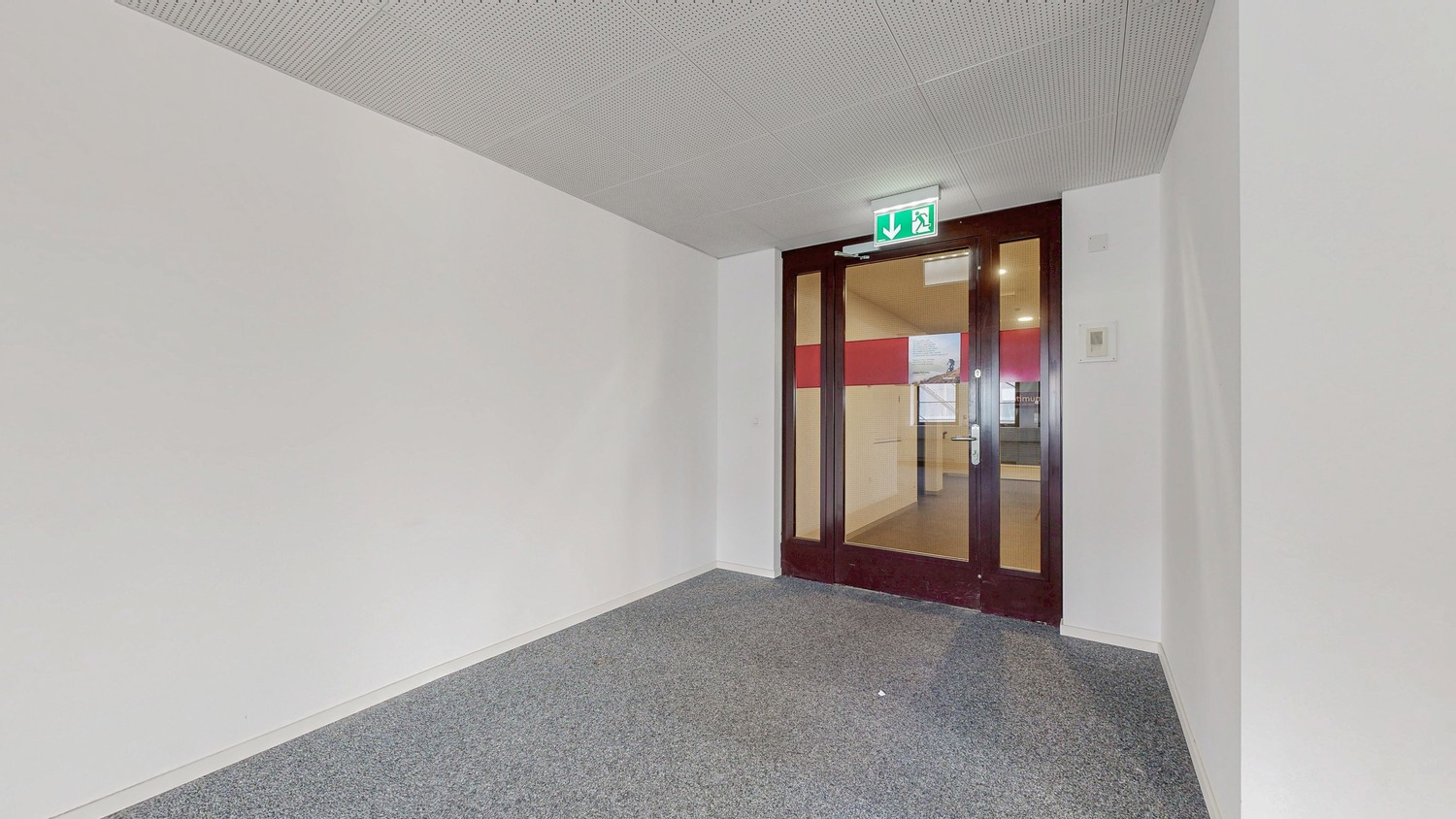 250m² office