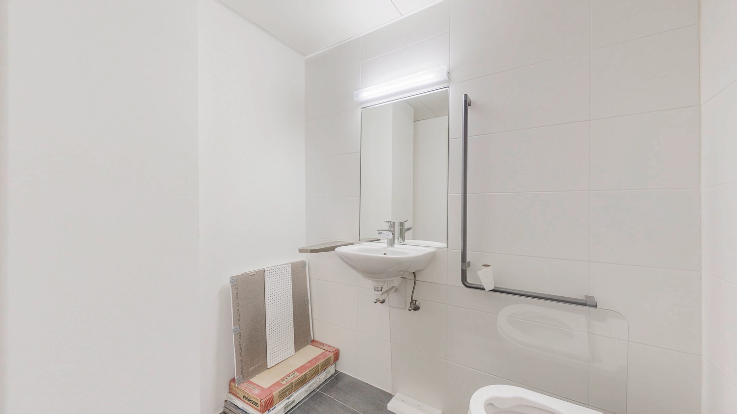 250m² office