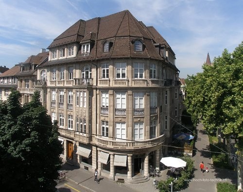 68m² shop, photo 1 of 4