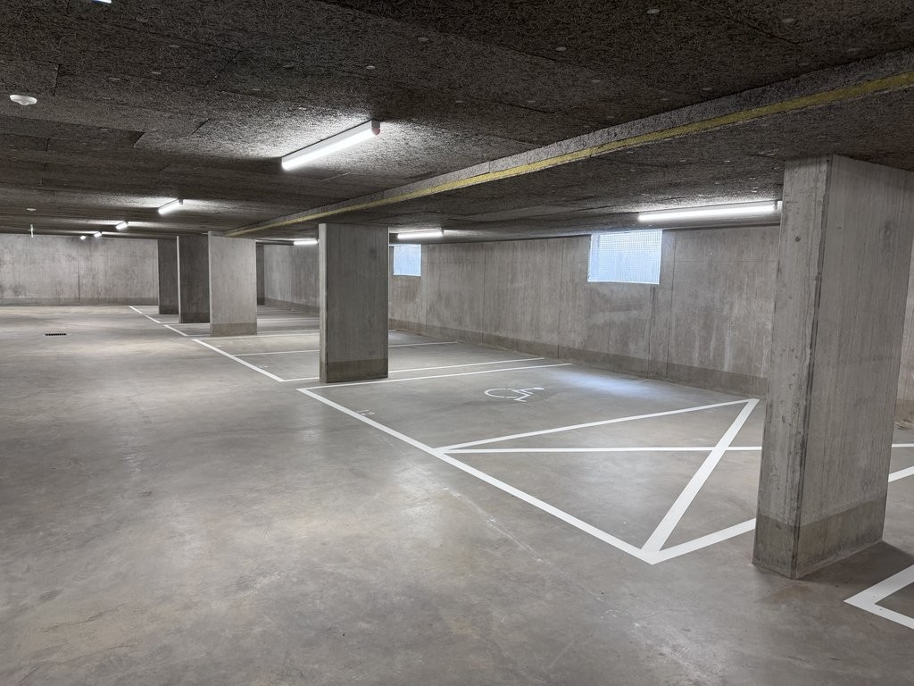 Underground slot, photo 1 of 2