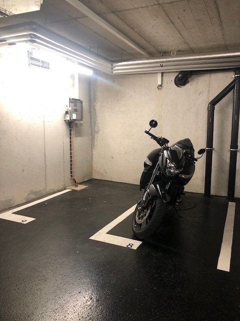 Posto auto coperto per moto