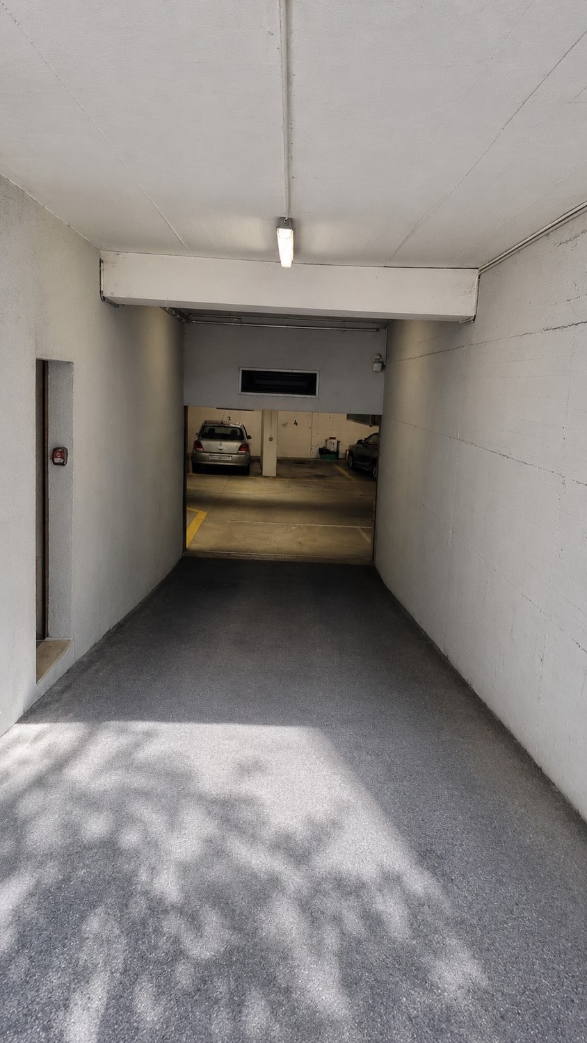 Underground slot, photo 3 of 3
