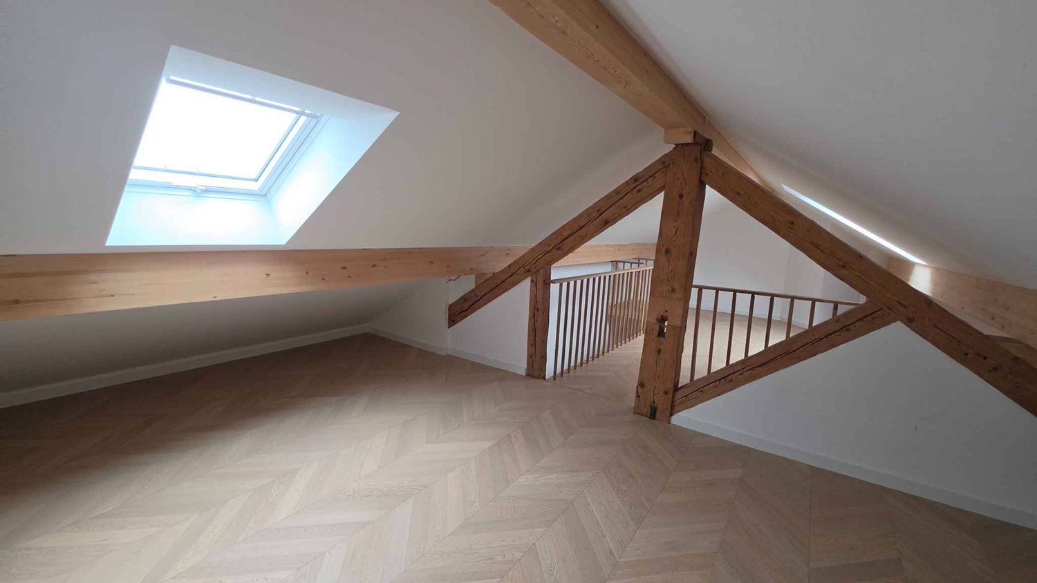 6 rooms attic flat