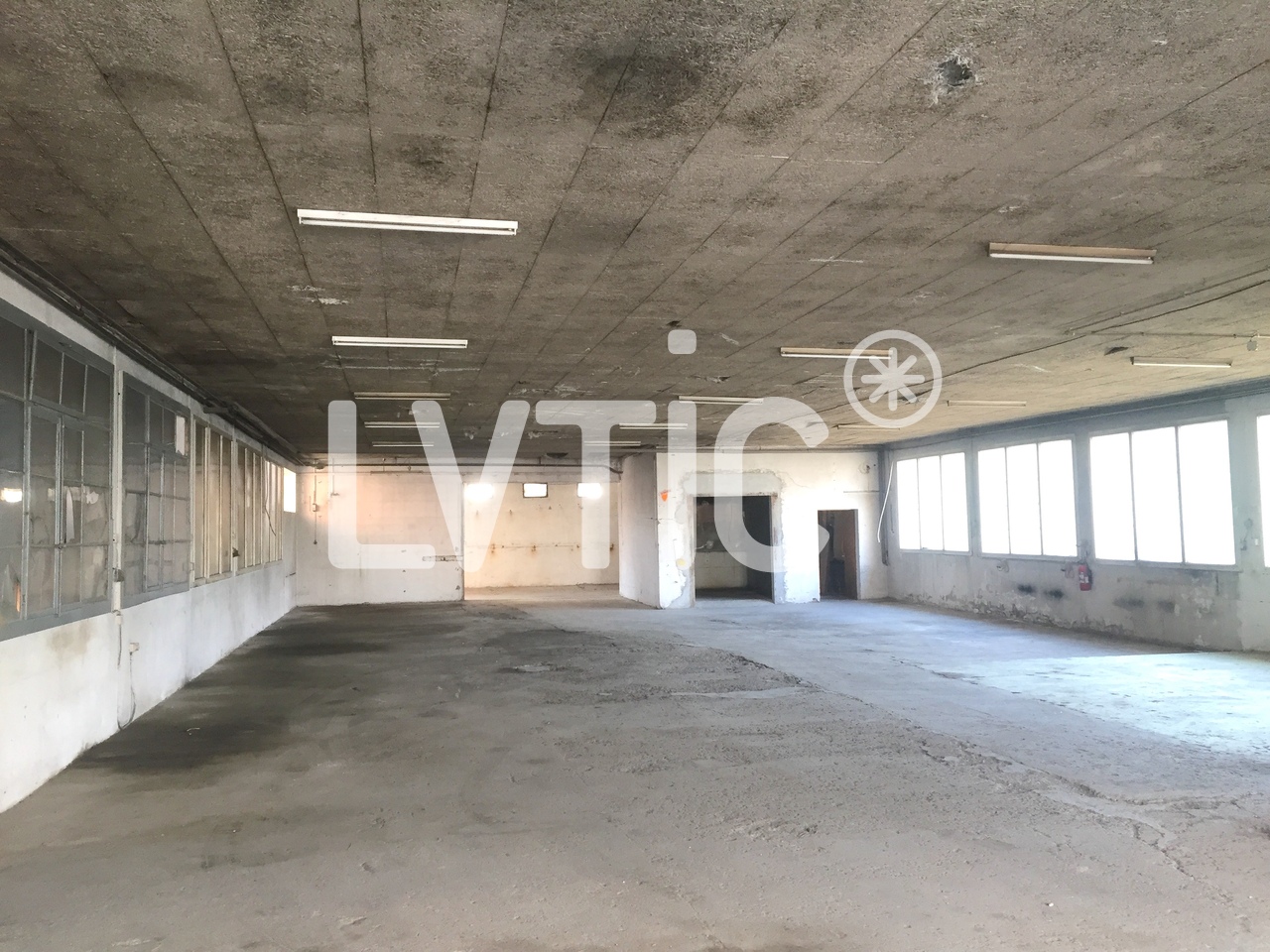 810m² storage room, photo 3 of 10