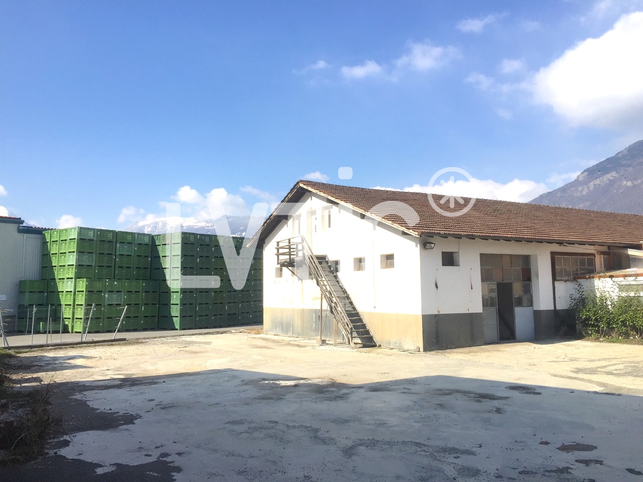 810m² storage room, photo 1 of 10