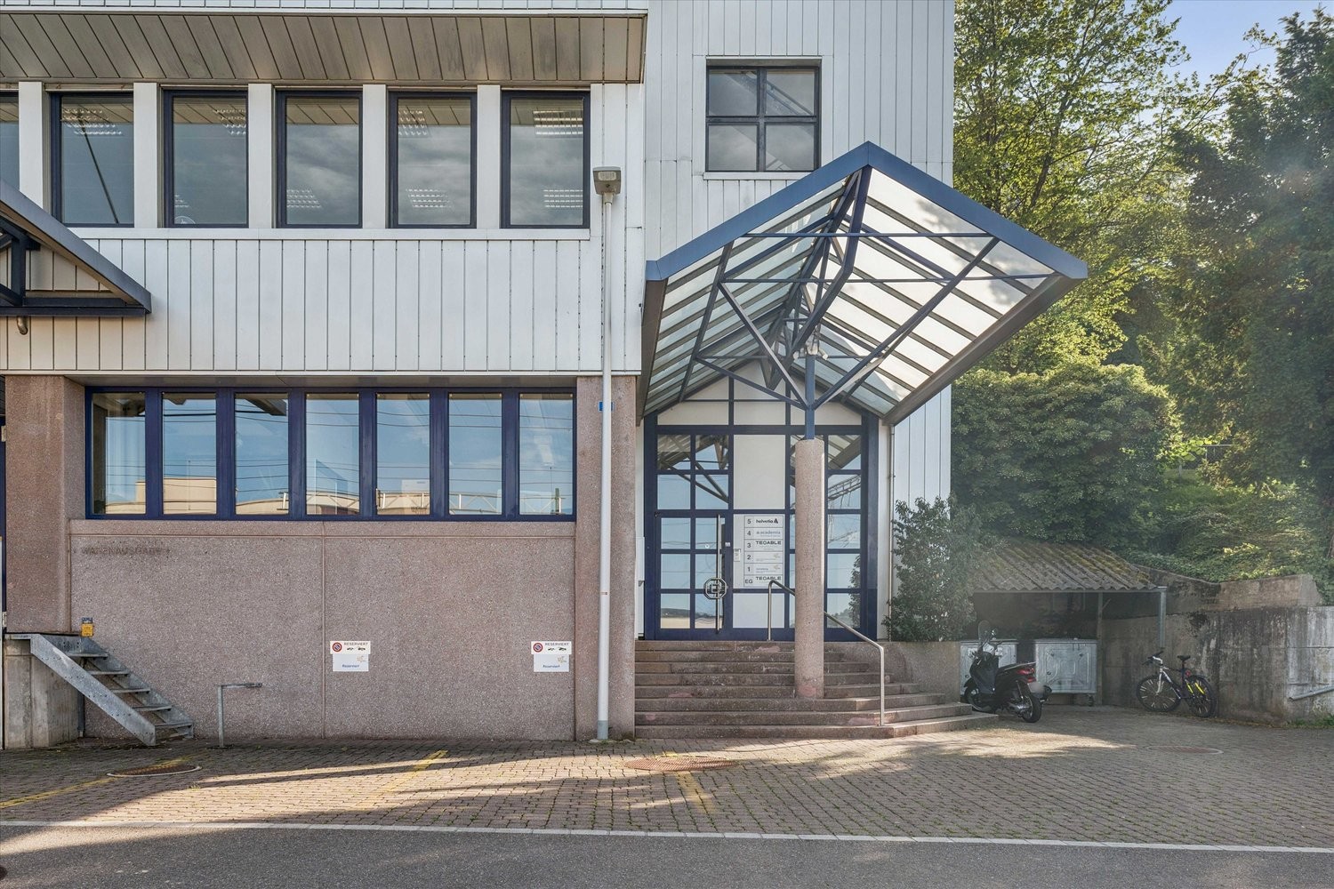 381m² office, photo 2 of 6
