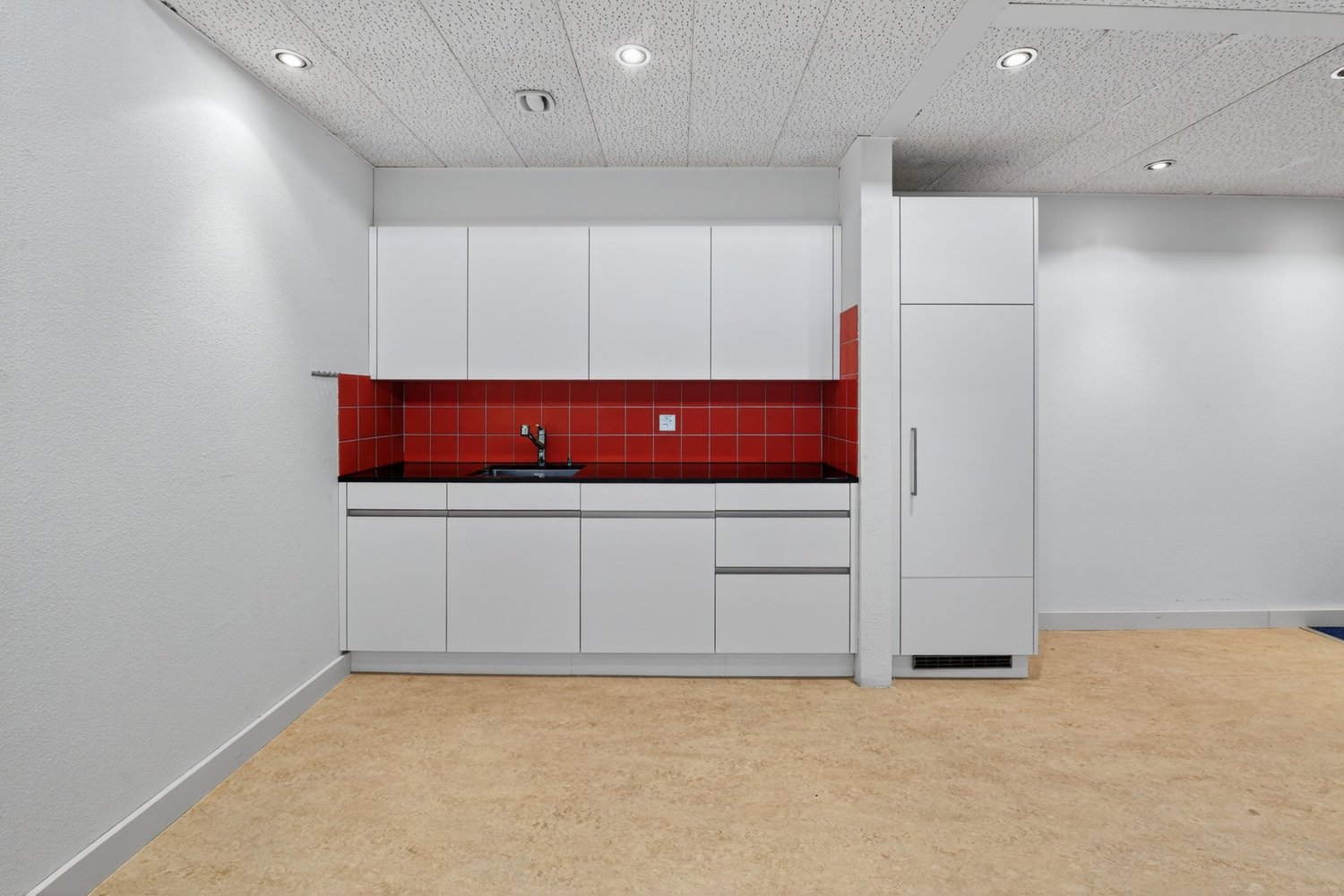 292m² office, photo 9 of 10