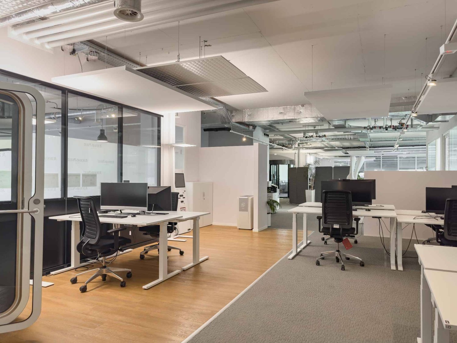 732m² office, photo 4 of 10