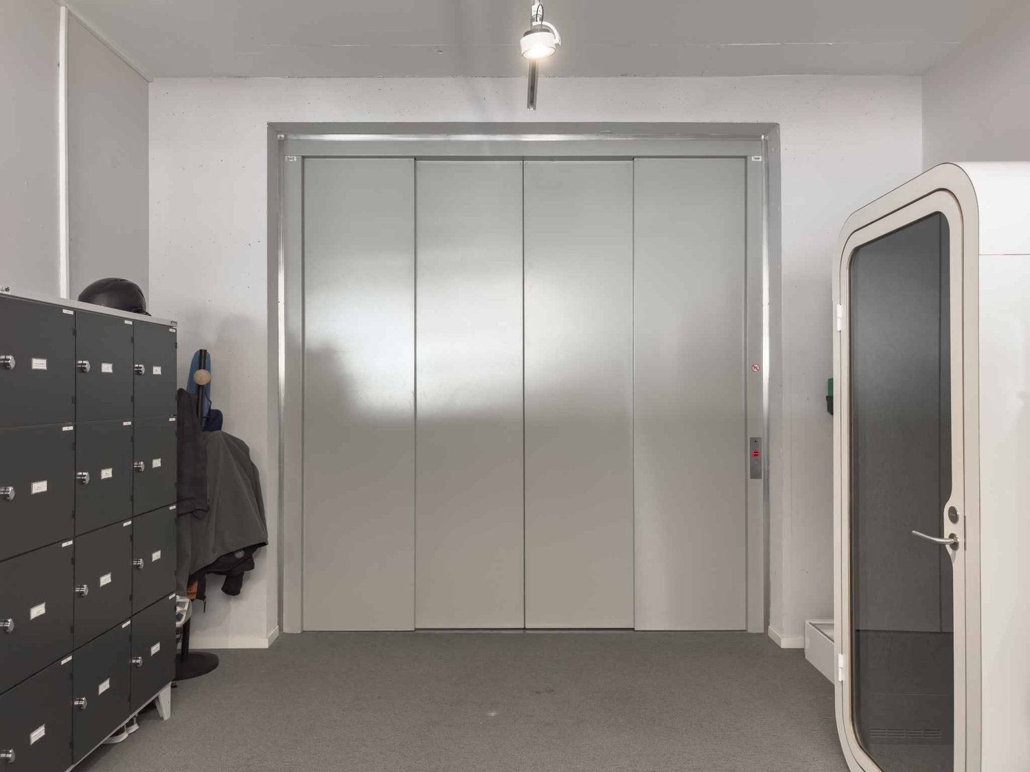 732m² office, photo 10 of 10