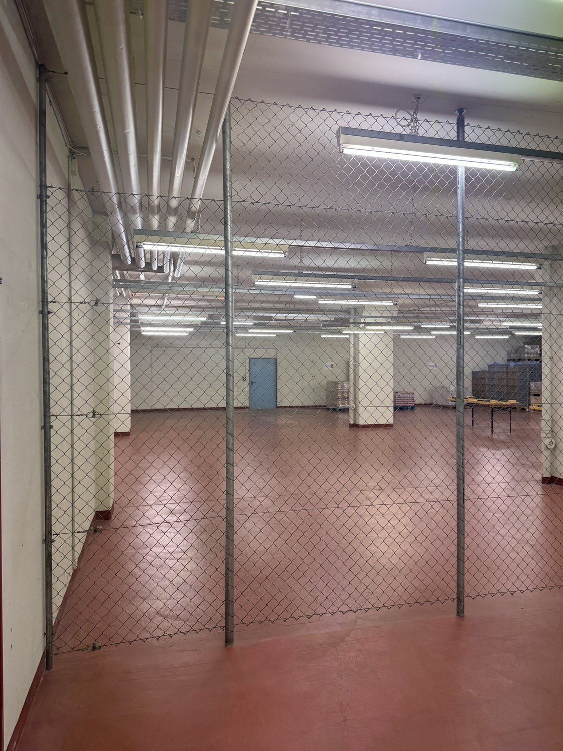 711m² storage room, photo 6 of 10