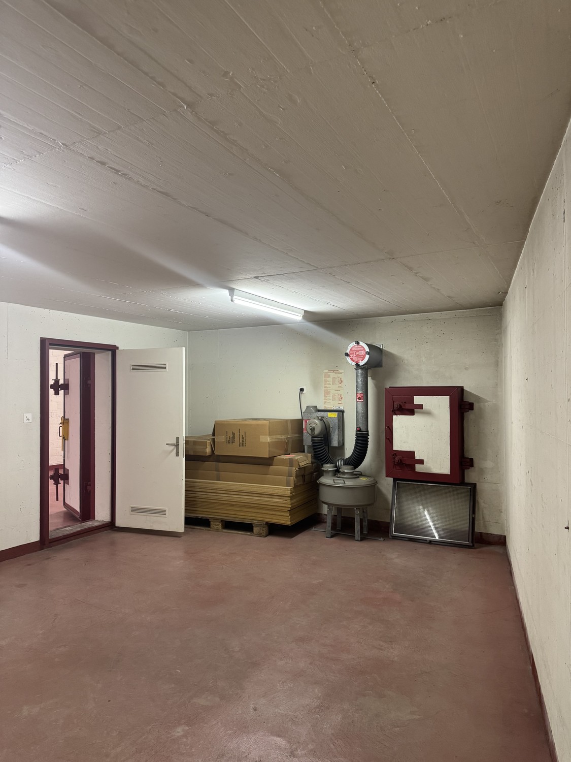 711m² storage room, photo 9 of 10